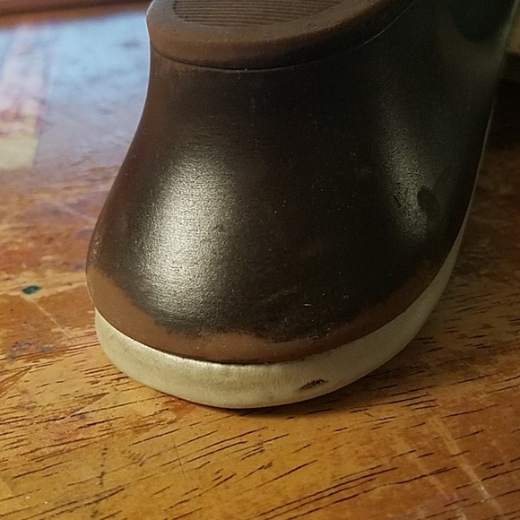 Sbicca 8.5W Strap Silde Metallic 1.5" Heel - Picture 5 of 6